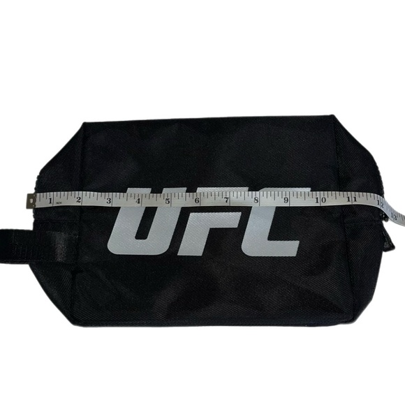 NWOT Official UFC toiletry bag - Picture 9 of 9